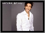 Biała, Uśmiech, Adrien Brody, Koszula