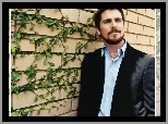 niebieska koszula, Christian Bale, broda