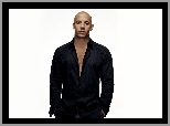 Vin Diesel, czarna koszula